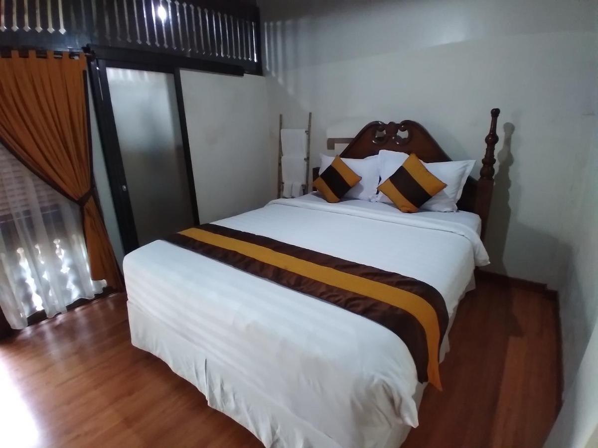 Dem Ayem Heritage Guest House Джокякарта Екстериор снимка