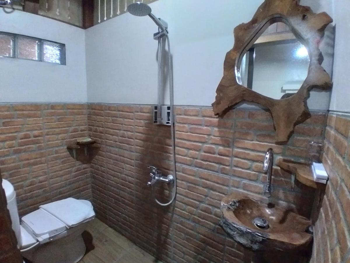 Dem Ayem Heritage Guest House Джокякарта Екстериор снимка